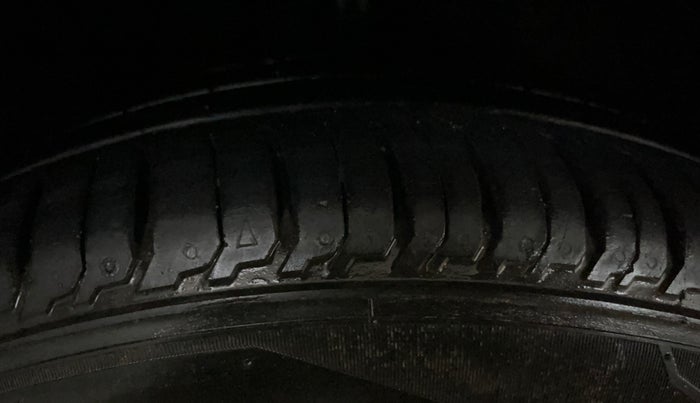 2014 Toyota Etios CROSS 1.2 G, Petrol, Manual, 63,797 km, Right Front Tyre Tread