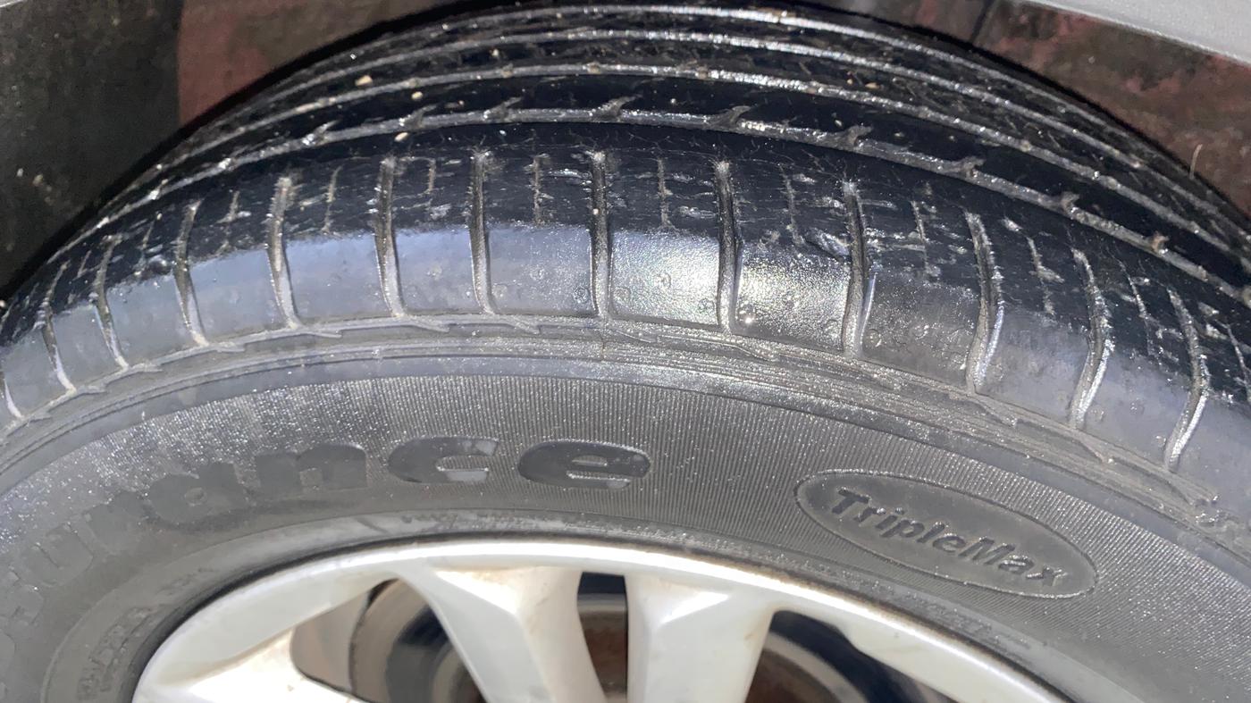 2016 Hyundai Creta SX PLUS 1.6 PETROL, Petrol, Manual, 38,993 km, Right Front Tyre Tread
