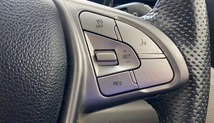 2023 Mahindra XUV300 W8 (O) 1.5 DIESEL AMT, Diesel, Automatic, 90,866 km, Adaptive Cruise Control