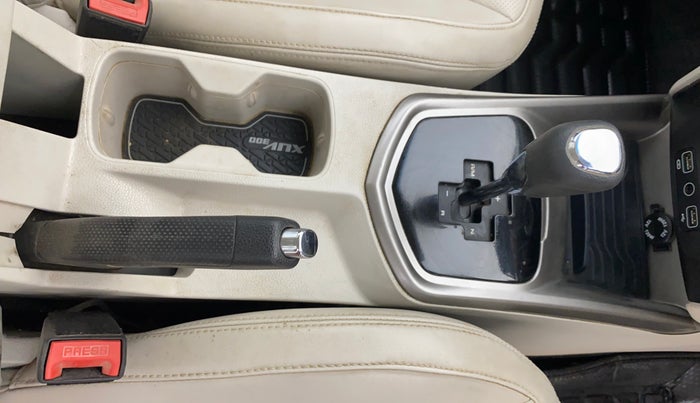 2023 Mahindra XUV300 W8 (O) 1.5 DIESEL AMT, Diesel, Automatic, 90,866 km, Gear Lever