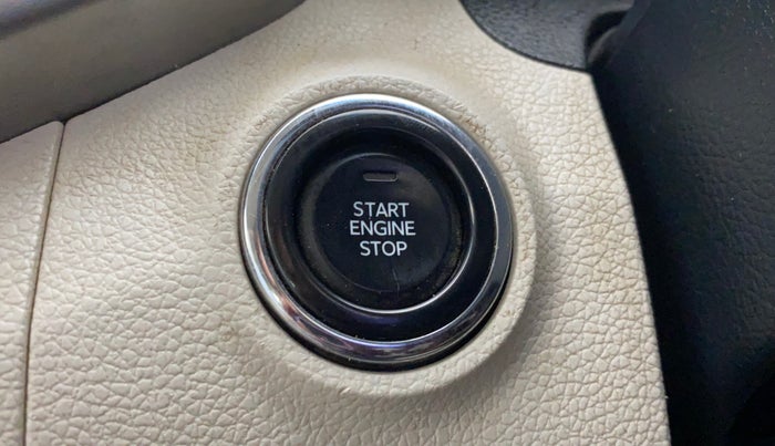 2023 Mahindra XUV300 W8 (O) 1.5 DIESEL AMT, Diesel, Automatic, 90,866 km, Keyless Start/ Stop Button