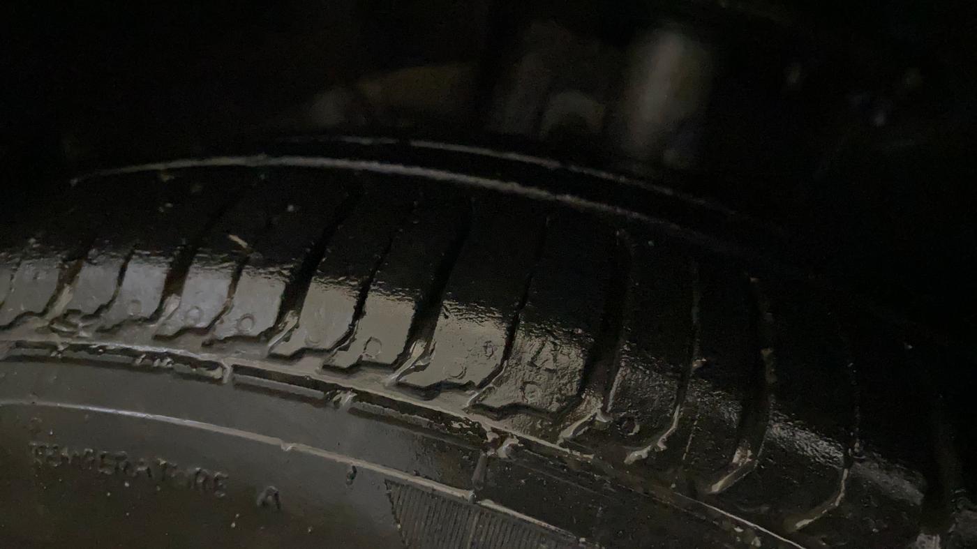 2017 Maruti Baleno DELTA PETROL 1.2, Petrol, Manual, 1,13,548 km, Left Front Tyre Tread