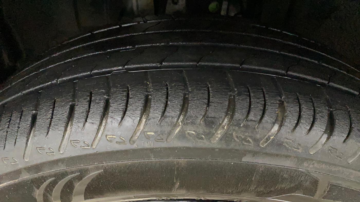 2022 Nissan MAGNITE XV MT, Petrol, Manual, 10,479 km, Left Front Tyre Tread