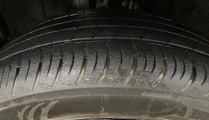 2022 Nissan MAGNITE XV MT, Petrol, Manual, 10,555 km, Left Front Tyre Tread
