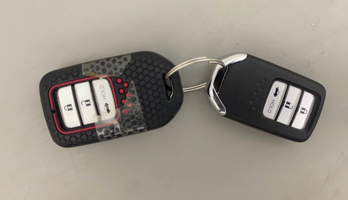 2023 Honda Amaze 1.2L I-VTEC VX CVT, Petrol, Automatic, 23,392 km, Key Close Up