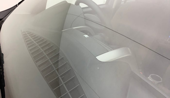 2018 Renault Duster RXS CVT, Petrol, Automatic, 45,771 km, Front windshield - Minor spot on windshield