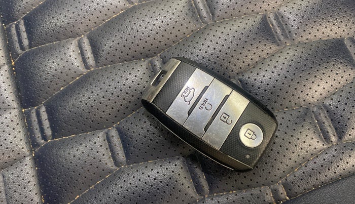 2022 KIA SELTOS X LINE 1.5 DIESEL AT, Diesel, Automatic, 1,08,437 km, Key Close Up