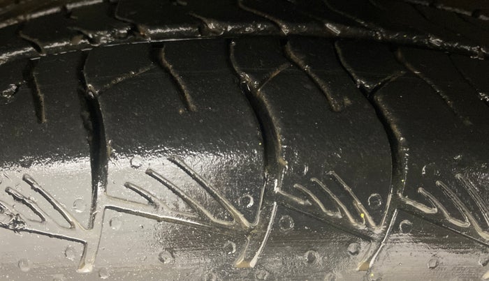 2022 KIA SELTOS X LINE 1.5 DIESEL AT, Diesel, Automatic, 1,08,437 km, Right Front Tyre Tread