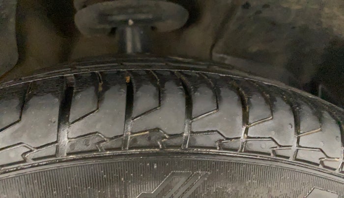 2020 MG HECTOR SHARP 1.5 DCT PETROL, Petrol, Automatic, 85,079 km, Right Front Tyre Tread