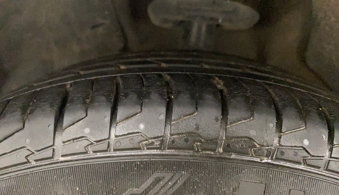 2020 MG HECTOR SHARP 1.5 DCT PETROL, Petrol, Automatic, 85,079 km, Left Front Tyre Tread