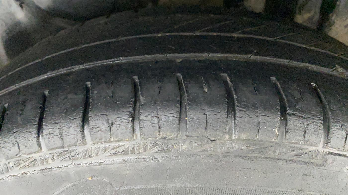 2013 Maruti Swift Dzire VXI, Petrol, Manual, 66,762 km, Left Rear Tyre Tread