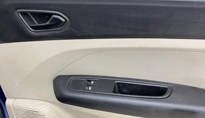 2020 Renault TRIBER RXL MT, Petrol, Manual, 86,420 km, Driver Side Door Panels Control