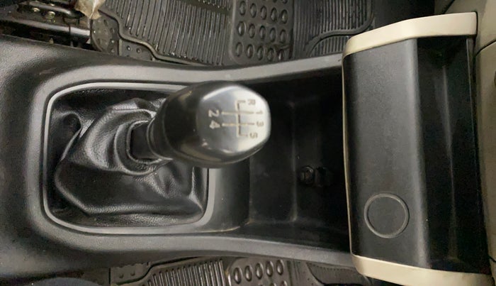 2020 Renault TRIBER RXL MT, Petrol, Manual, 86,420 km, Gear Lever