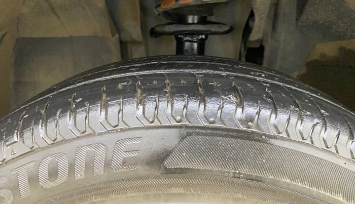 2020 Renault TRIBER RXL MT, Petrol, Manual, 86,420 km, Left Front Tyre Tread