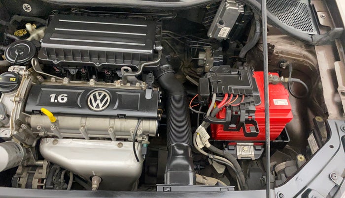 2015 Volkswagen Vento HIGHLINE 1.6 MPI, Petrol, Manual, 71,482 km, Engine View - Left