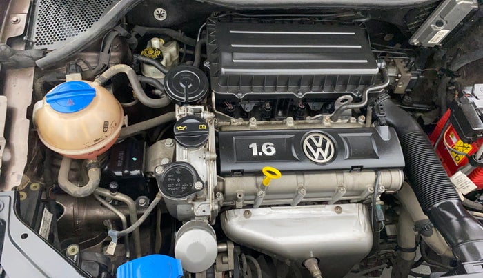 2015 Volkswagen Vento HIGHLINE 1.6 MPI, Petrol, Manual, 71,482 km, Engine View - Right