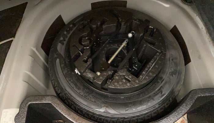 2015 Volkswagen Vento HIGHLINE 1.6 MPI, Petrol, Manual, 71,482 km, Spare Tyre