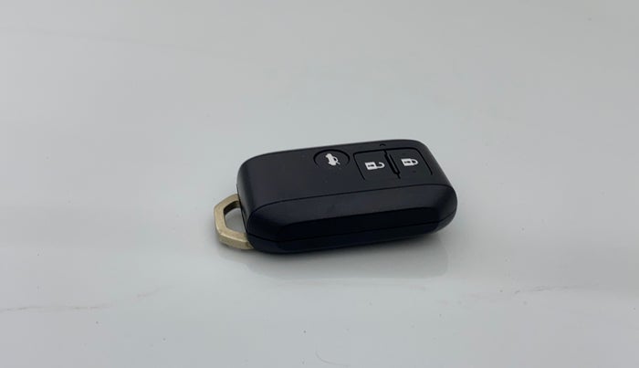2017 Maruti Dzire ZXI, Petrol, Manual, 99,709 km, Lock system - Keyless sensor not working