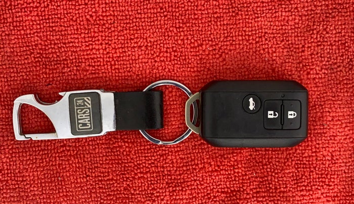 2017 Maruti Dzire ZXI, Petrol, Manual, 99,709 km, Key Close Up