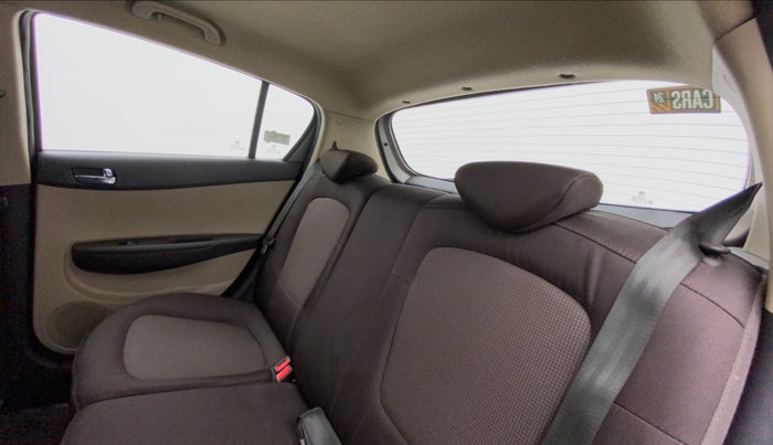 2013 Hyundai i20 ASTA 1.2, Petrol, Manual, 53,457 km, Right Side Rear Door Cabin