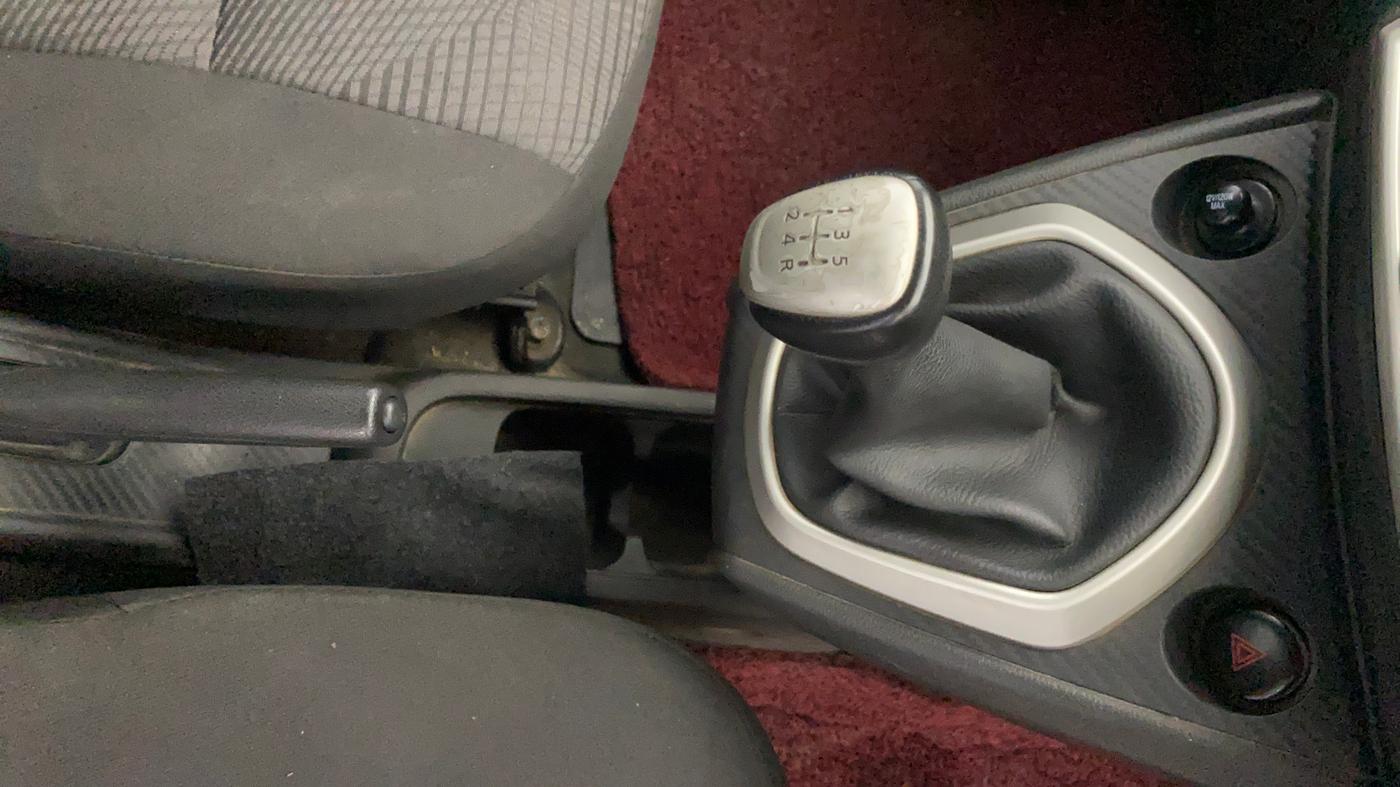 2019 Datsun Go T(O), Petrol, Manual, 70,423 km, Gear Lever