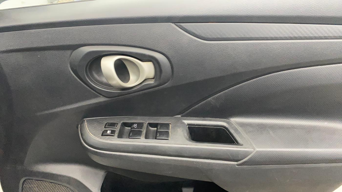 2019 Datsun Go T(O), Petrol, Manual, 70,423 km, Driver Side Door Panels Control