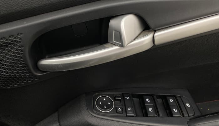 2022 KIA SELTOS HTK PLUS 1.5, Petrol, Manual, 82,149 km, Driver Side Door Panels Control