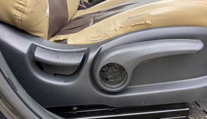 2016 Hyundai i20 Active 1.2 SX, Petrol, Manual, 35,115 km, Driver Side Adjustment Panel