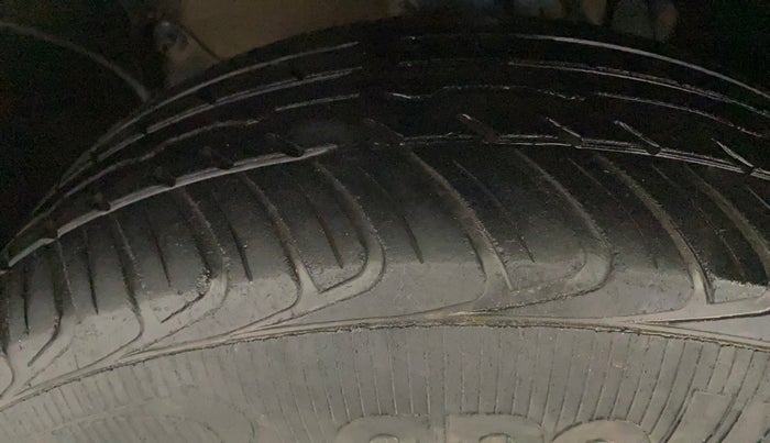 2016 Renault Duster 110 PS RXL 4X2 AMT, Diesel, Automatic, 63,493 km, Left Front Tyre Tread