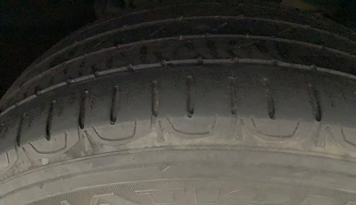 2016 Renault Duster 110 PS RXL 4X2 AMT, Diesel, Automatic, 63,493 km, Right Front Tyre Tread