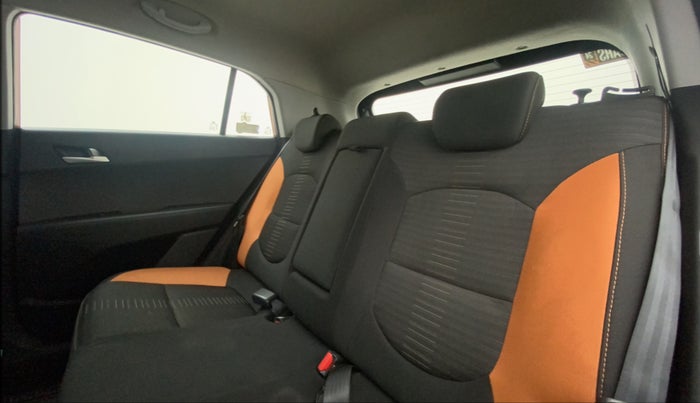 2018 Hyundai Creta SX 1.6 PETROL DUAL TONE, Petrol, Manual, 27,857 km, Right Side Rear Door Cabin