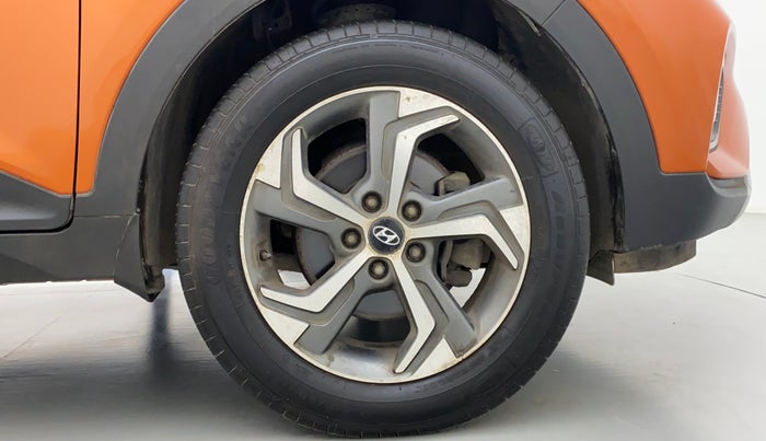 2018 Hyundai Creta SX 1.6 PETROL DUAL TONE, Petrol, Manual, 27,857 km, Right Front Wheel