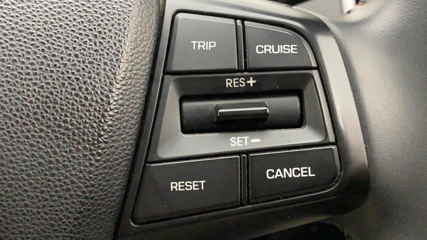 2018 Hyundai Creta SX 1.6 PETROL DUAL TONE, Petrol, Manual, 27,857 km, Adaptive Cruise Control