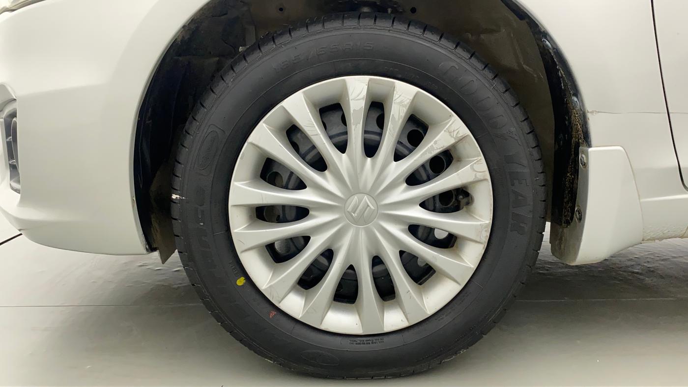 2016 Maruti Ciaz VXI, Petrol, Manual, 60,351 km, Left Front Wheel