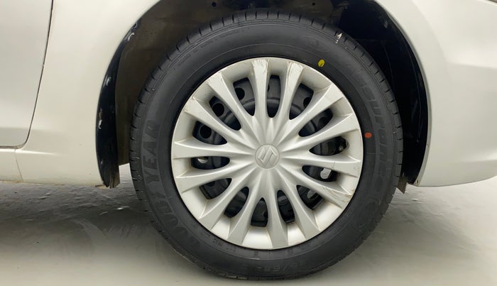 2016 Maruti Ciaz VXI, Petrol, Manual, 60,351 km, Right Front Wheel