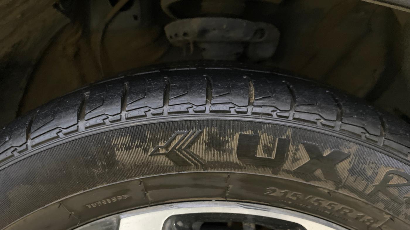 2023 Hyundai ALCAZAR  SIGNATURE (O) DCT 1.5 PETROL 7STR, Petrol, Automatic, 36,394 km, Right Front Tyre Tread