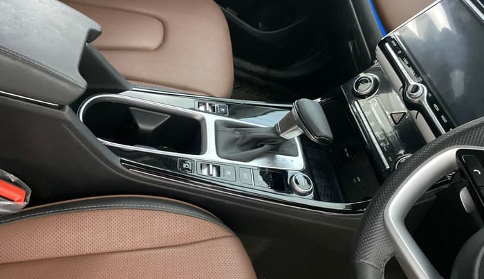 2023 Hyundai ALCAZAR  SIGNATURE (O) DCT 1.5 PETROL 7STR, Petrol, Automatic, 36,279 km, Gear Lever