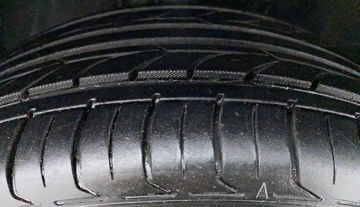 2015 Toyota Corolla Altis VL AT, Petrol, Automatic, 19,880 km, Left Rear Tyre Tread