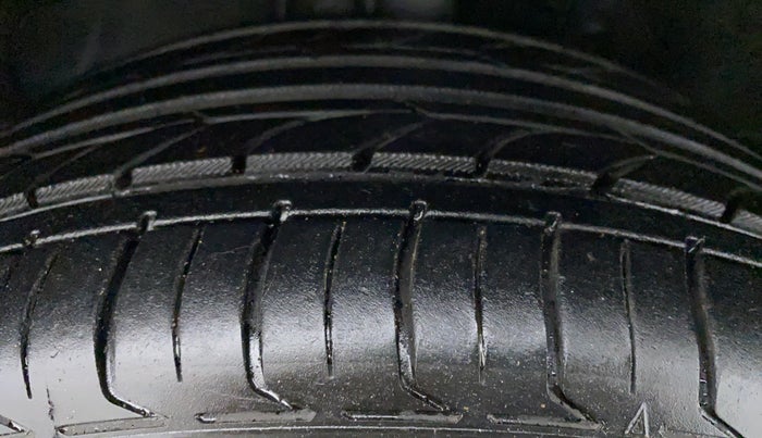 2015 Toyota Corolla Altis VL AT, Petrol, Automatic, 19,880 km, Left Front Tyre Tread