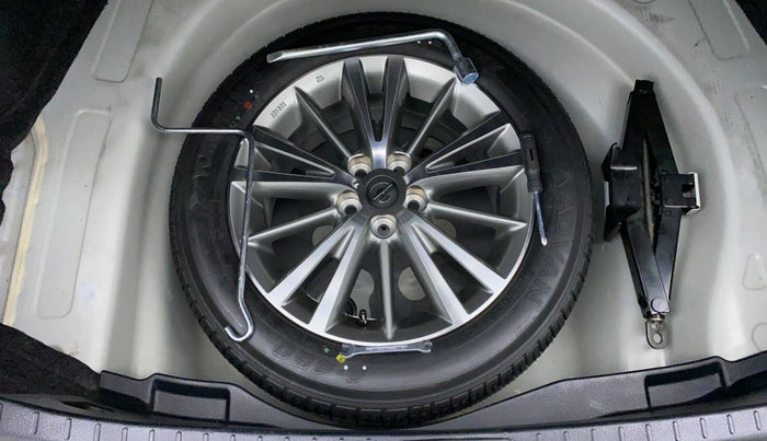 2015 Toyota Corolla Altis VL AT, Petrol, Automatic, 19,880 km, Spare Tyre