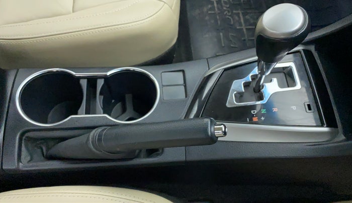 2015 Toyota Corolla Altis VL AT, Petrol, Automatic, 19,880 km, Gear Lever