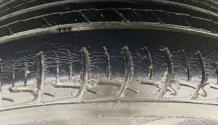 2019 Renault TRIBER RXZ, Petrol, Manual, 55,862 km, Right Rear Tyre Tread