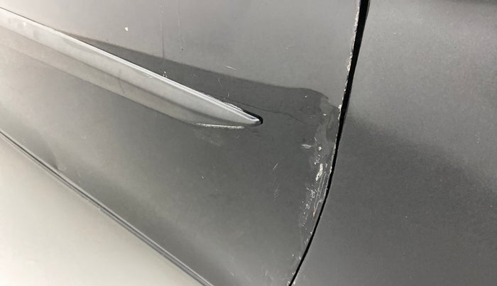 2017 Maruti Ciaz ALPHA 1.4 PETROL, Petrol, Manual, 34,522 km, Driver-side door - Minor scratches