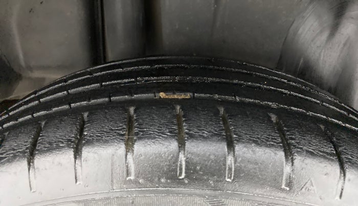 2017 Maruti Ciaz ALPHA 1.4 PETROL, Petrol, Manual, 34,522 km, Right Rear Tyre Tread