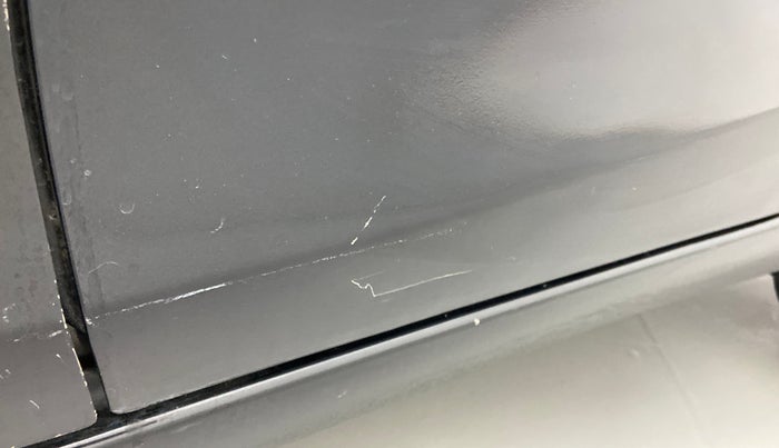 2017 Maruti Ciaz ALPHA 1.4 PETROL, Petrol, Manual, 34,522 km, Rear left door - Minor scratches