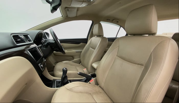 2017 Maruti Ciaz ALPHA 1.4 PETROL, Petrol, Manual, 34,522 km, Right Side Front Door Cabin