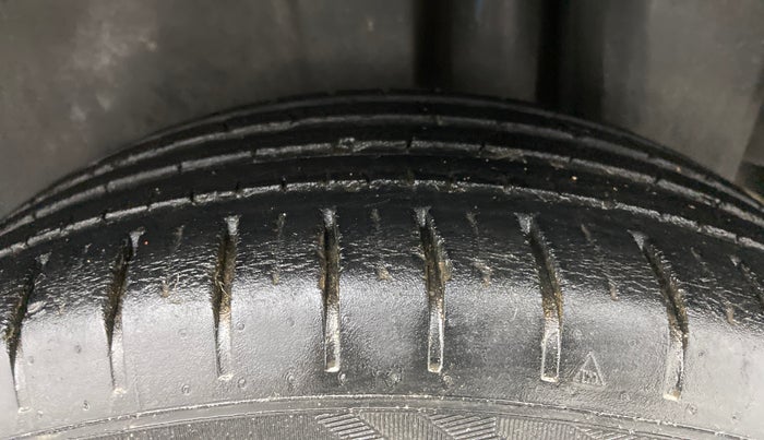 2017 Maruti Ciaz ALPHA 1.4 PETROL, Petrol, Manual, 34,522 km, Left Rear Tyre Tread