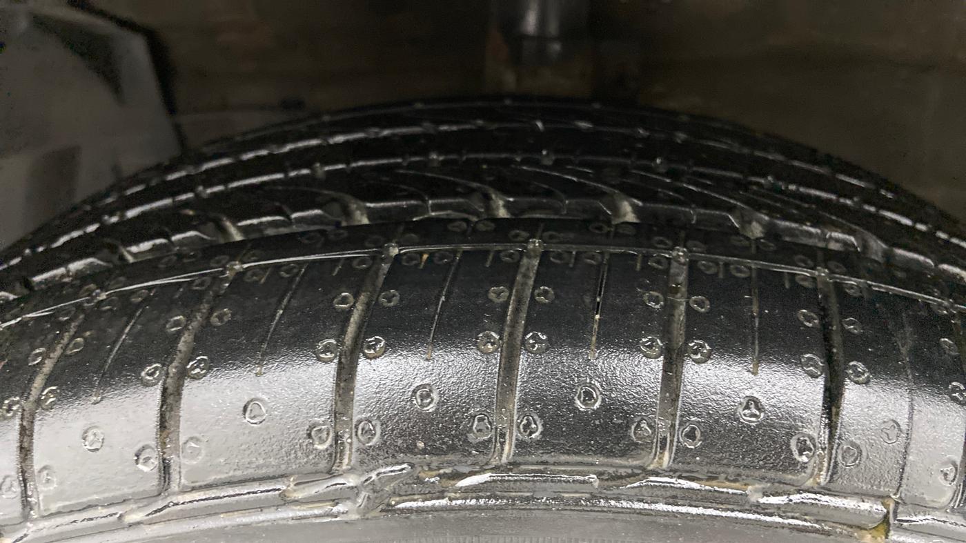 2017 Maruti Ciaz ALPHA 1.4 PETROL, Petrol, Manual, 34,522 km, Left Front Tyre Tread