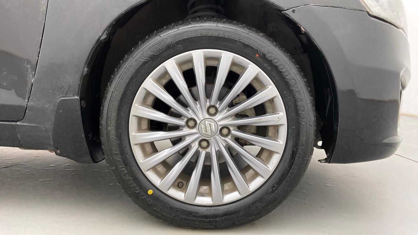 2017 Maruti Ciaz ALPHA 1.4 PETROL, Petrol, Manual, 34,522 km, Right Front Wheel
