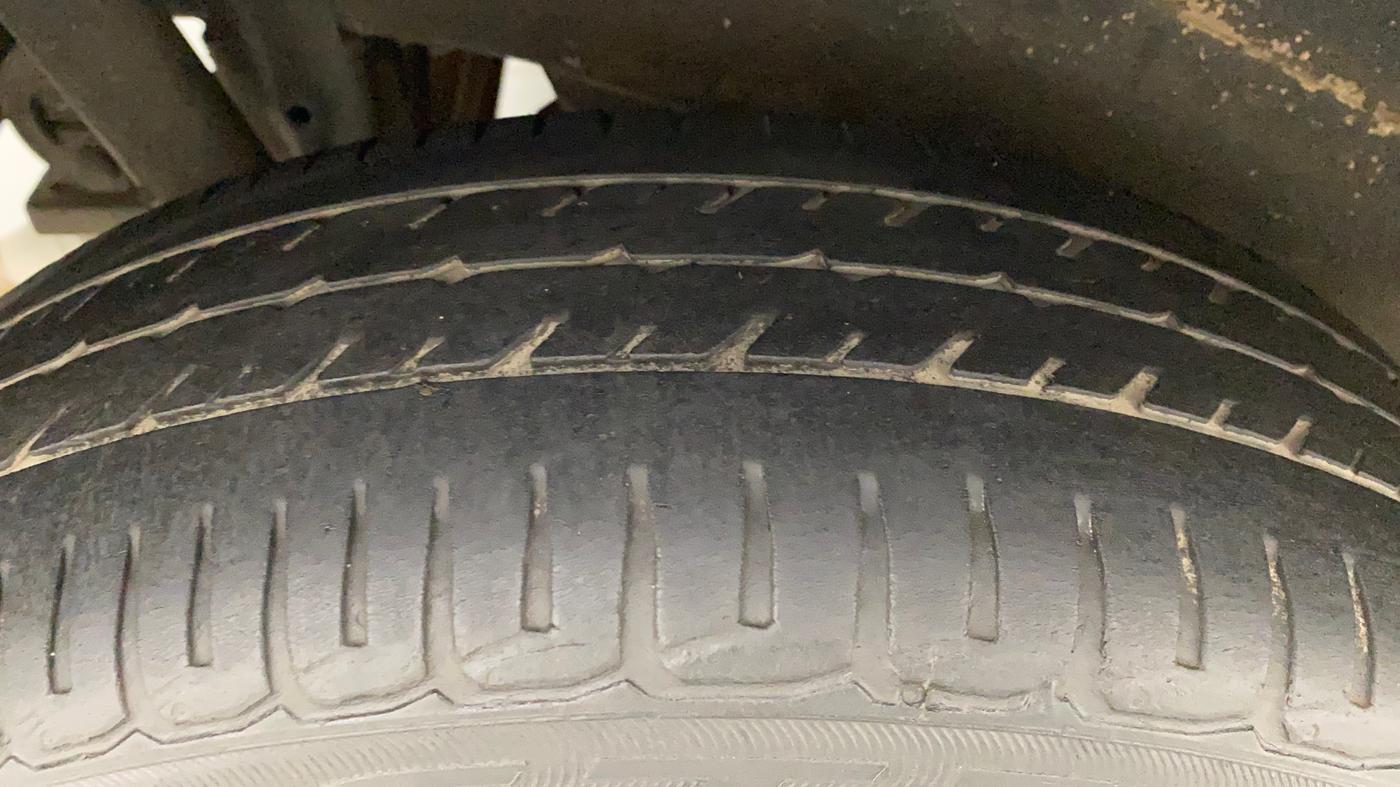 2017 Maruti Wagon R 1.0 VXI, Petrol, Manual, 85,474 km, Right Rear Tyre Tread